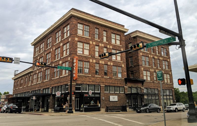 Rogers Hotel: Luxury From Another Era Rogers Hotel: Luxury From Another Era
