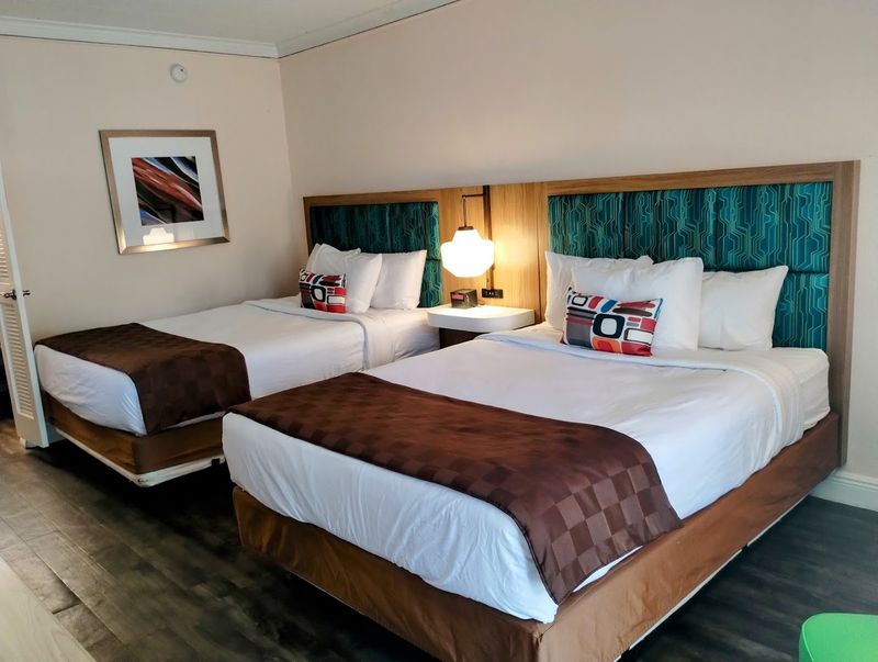 Rooms that feel straightforward, spacious, and mixed in consistency