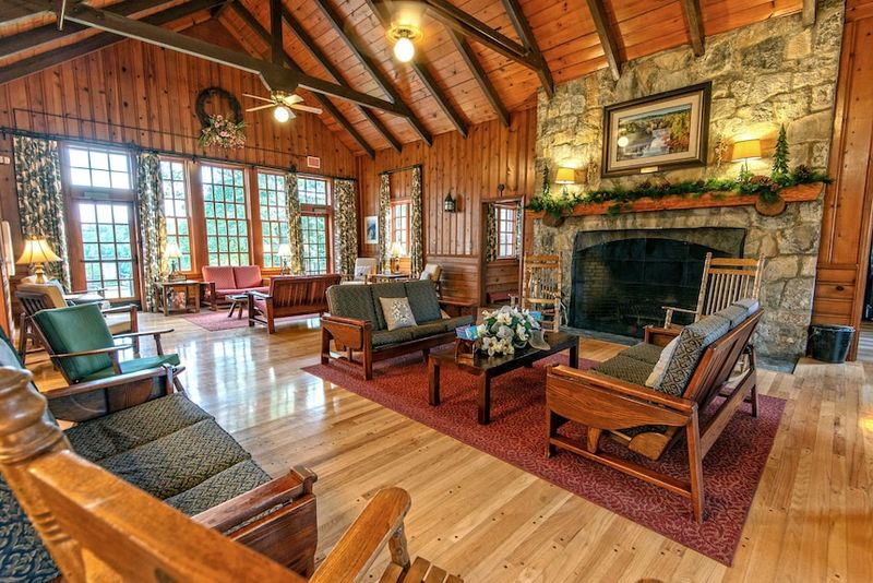 Rustic lodge rooms and cottages with classic state park charm