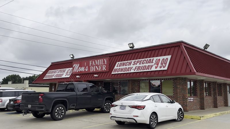 Mom’s Family Diner #2 (Broken Arrow) Mom’s Family Diner #2 (Broken Arrow)