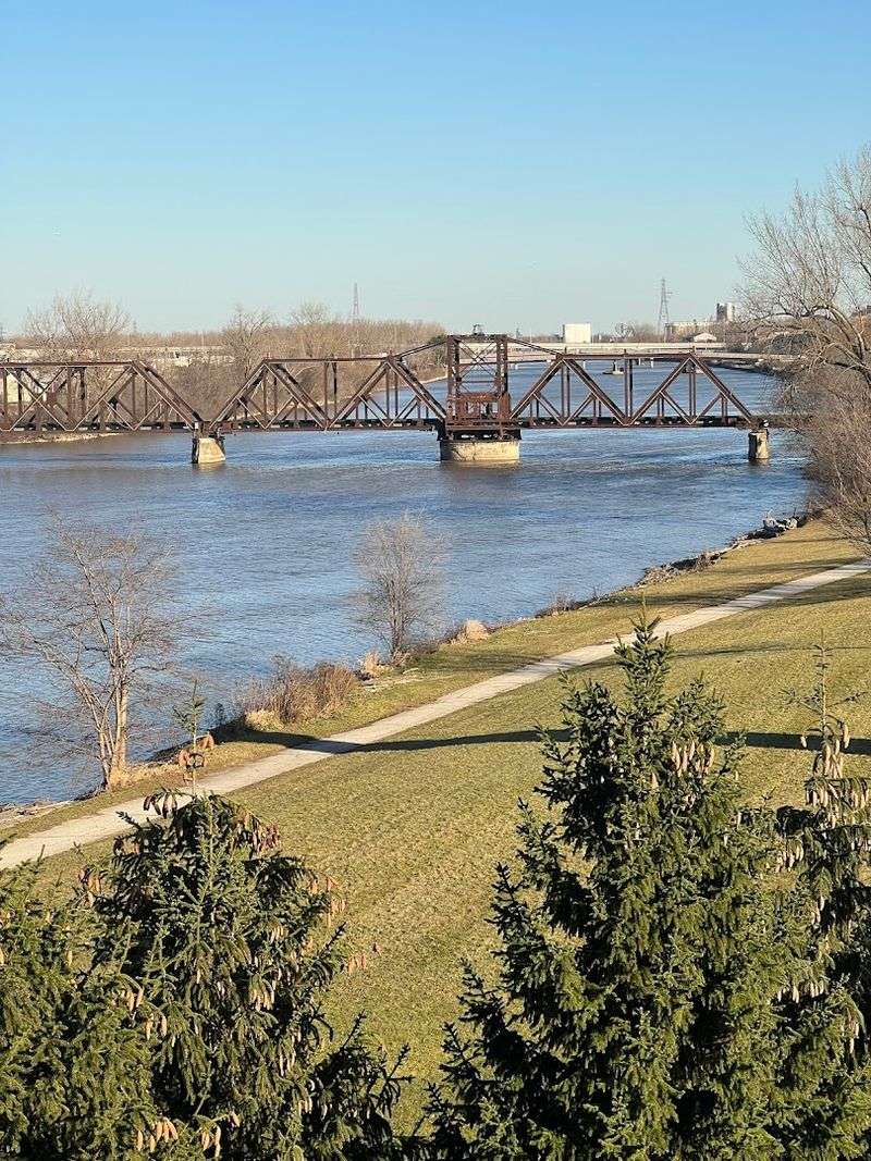 Saginaw River
