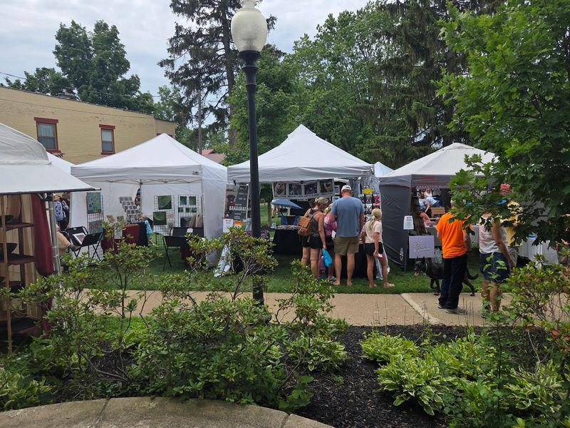 Saugatuck Village Square Art Fair Saugatuck Village Square Art Fair