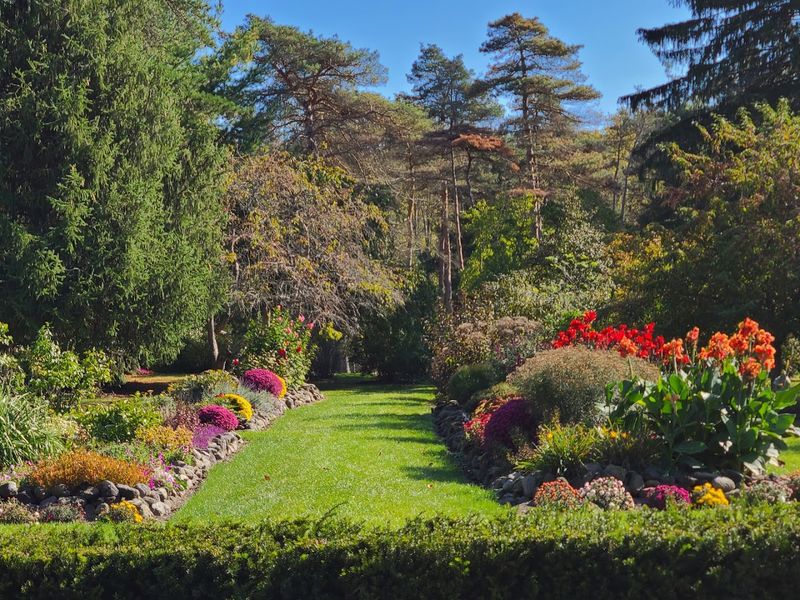 Seasonal Blooms Keep The Scenery Changing