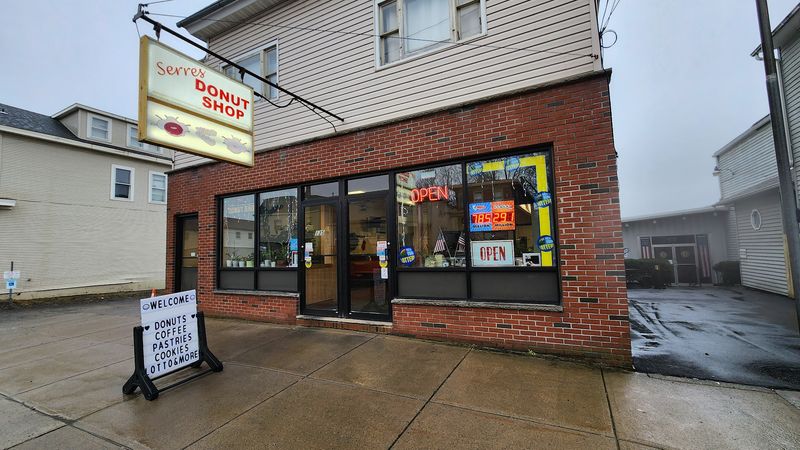 Serres Donut Shop (East Syracuse) Serres Donut Shop (East Syracuse)