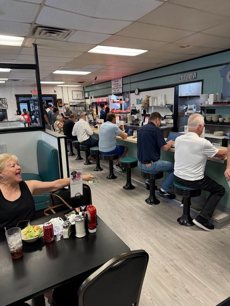 Service That Treats You Like Family Before You've Ordered Coffee Service That Treats You Like Family Before You've Ordered Coffee