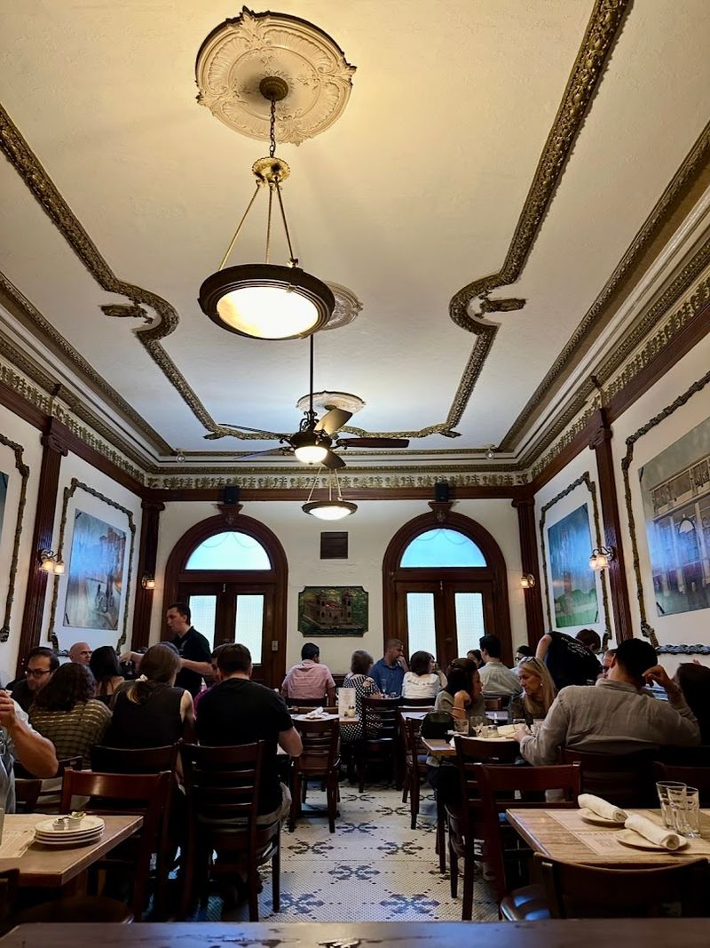 Service can shape the meal as much as the food Service can shape the meal as much as the food