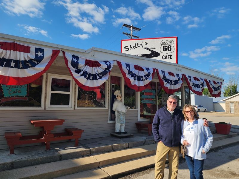 Shelly’s Route 66 Cafe