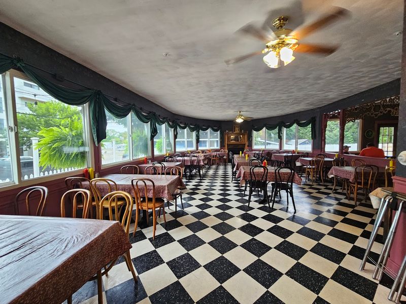 Sleder's Family Tavern – Traverse City Sleder's Family Tavern – Traverse City