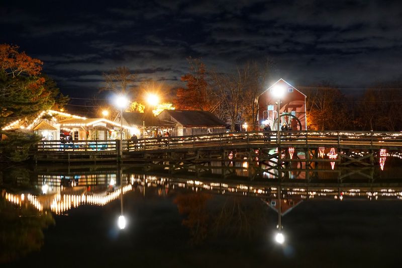 Spend a holiday shopping day in Historic Smithville