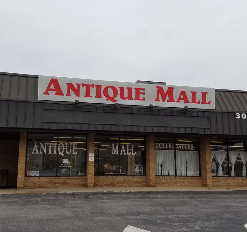 St Charles Antique Mall (St. Charles) St Charles Antique Mall (St. Charles)
