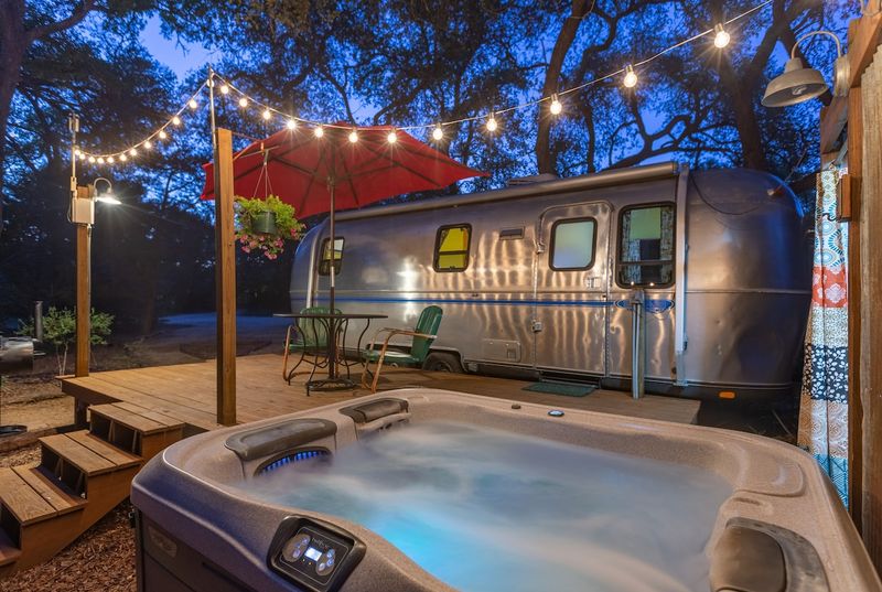 Super Cute Retro Airstream (Wimberley) Super Cute Retro Airstream (Wimberley)