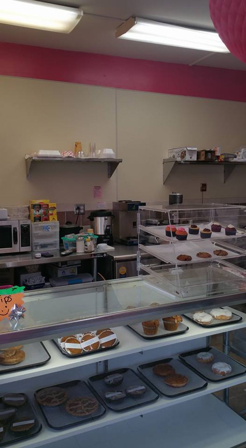 Sweet T’s Bakery & Snack Shop (Philadelphia)