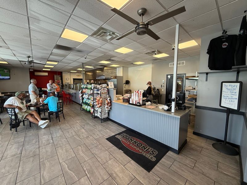 A Busy Counter, a Big Room, and Zero Pretension A Busy Counter, a Big Room, and Zero Pretension