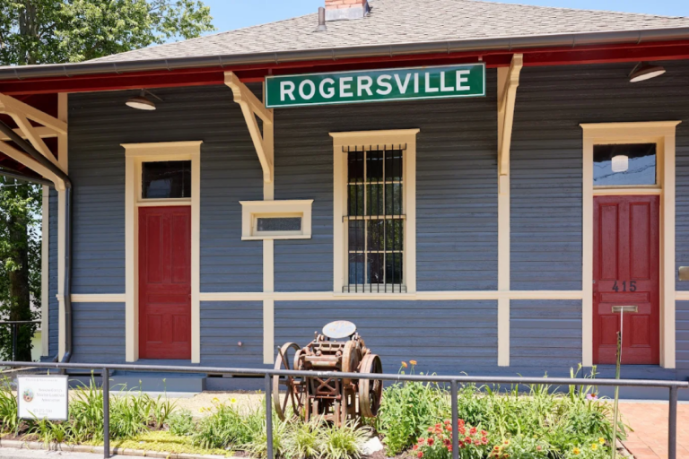 Take a Summer Trip to Tennessee’s Ancient Town Where History Comes Alive