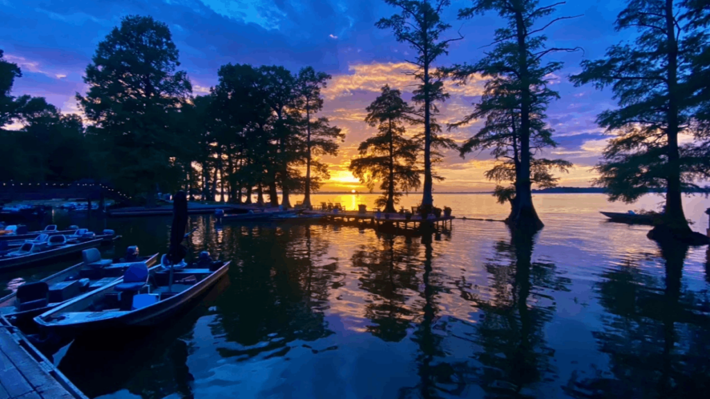 Tennessee's Best-Kept Lake Resort Secret Has an Award-Winning Fishing Lodge and Rustic Seafood Restaurant