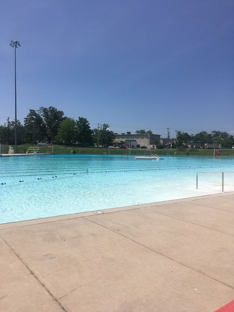 Tennessee's Giant Spring-Fed Pool Is Hiding In Oak Ridge Tennessee's Giant Spring-Fed Pool Is Hiding In Oak Ridge