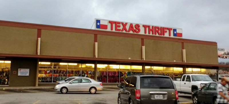 Texas Thrift Research Boulevard Austin (Austin) Texas Thrift Research Boulevard Austin (Austin)