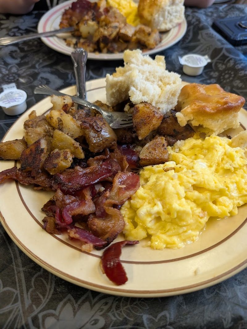 The $7 Breakfast That Makes This Spot Worth Finding The $7 Breakfast That Makes This Spot Worth Finding