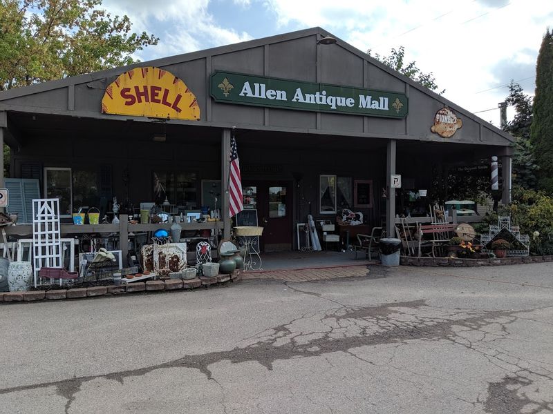 The Antique Capital of Michigan Reputation The Antique Capital of Michigan Reputation