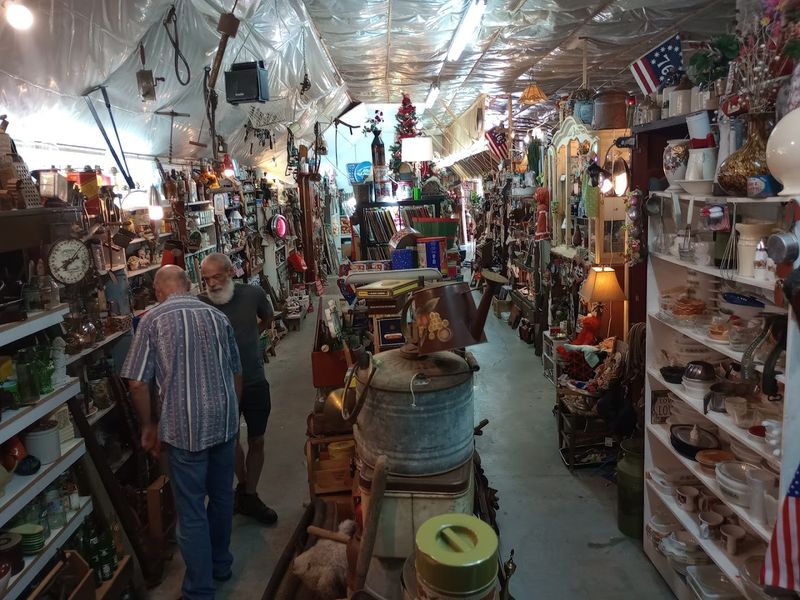 The Bluff City Flea Market Where $30 Can Still Feel Like A Fortune The Bluff City Flea Market Where $30 Can Still Feel Like A Fortune