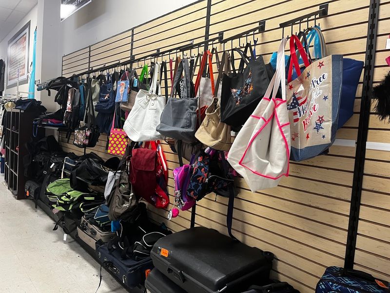 The Clothing Racks Are Where Patient Shoppers Can Really Win
