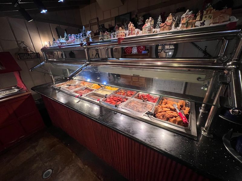 The Country Road Buffet That Feels Like a Tennessee Tradition The Country Road Buffet That Feels Like a Tennessee Tradition
