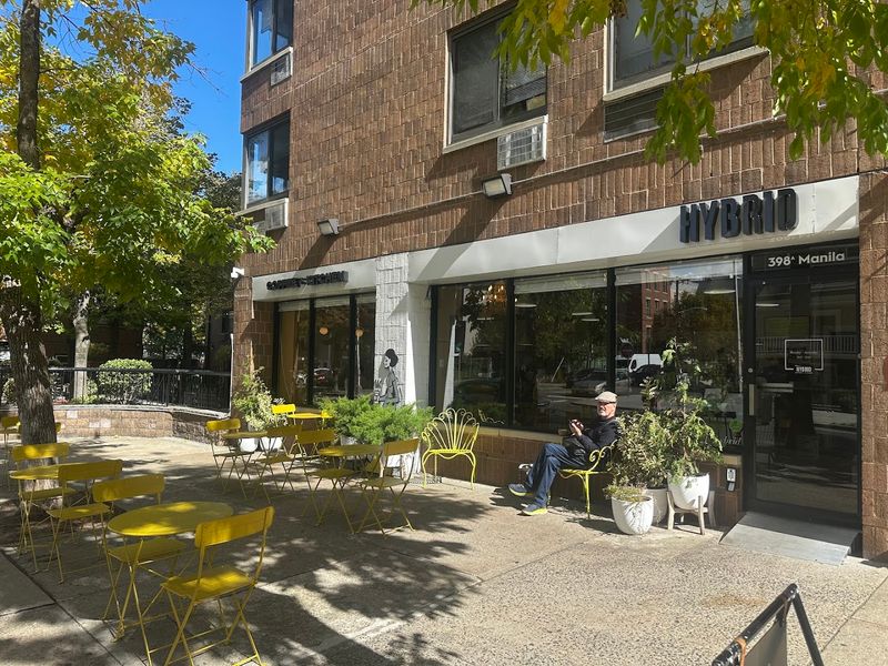 The Cozy Neighborhood Energy Manhattan Brunch Spots Keep Losing The Cozy Neighborhood Energy Manhattan Brunch Spots Keep Losing