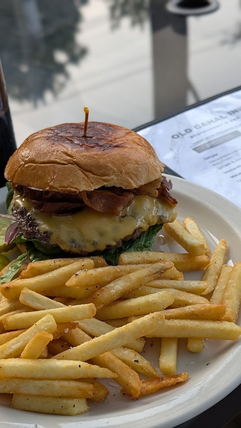 The Death Seat Burger Is Part Meal And Part Dare The Death Seat Burger Is Part Meal And Part Dare