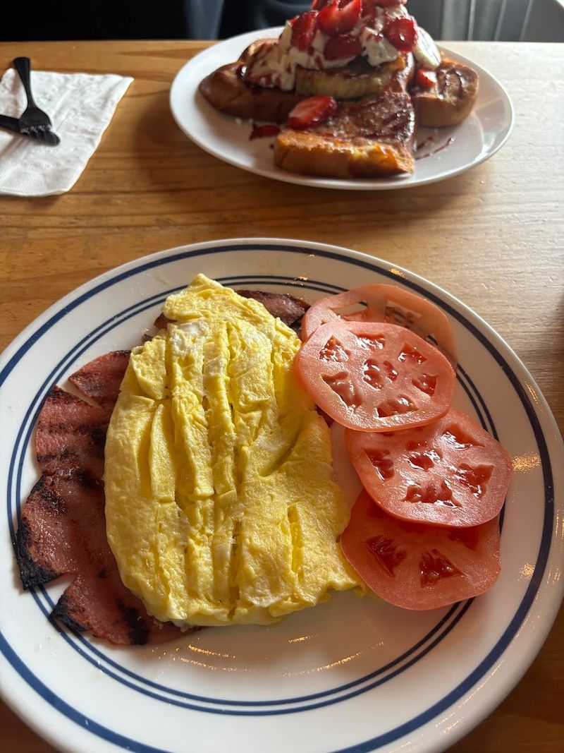 The Eggs Benedict Is The Plate Everyone Should Try First The Eggs Benedict Is The Plate Everyone Should Try First