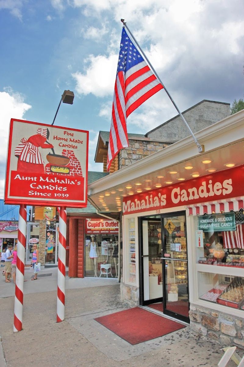 The Gatlinburg Candy Shop That Feels Like a Step Back in Time The Gatlinburg Candy Shop That Feels Like a Step Back in Time