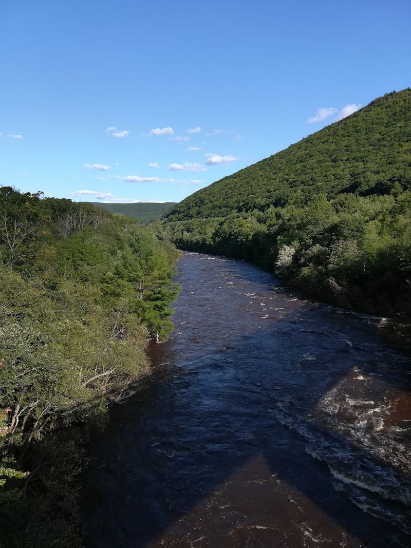 The Gorge Scenery Feels Big and Dramatic