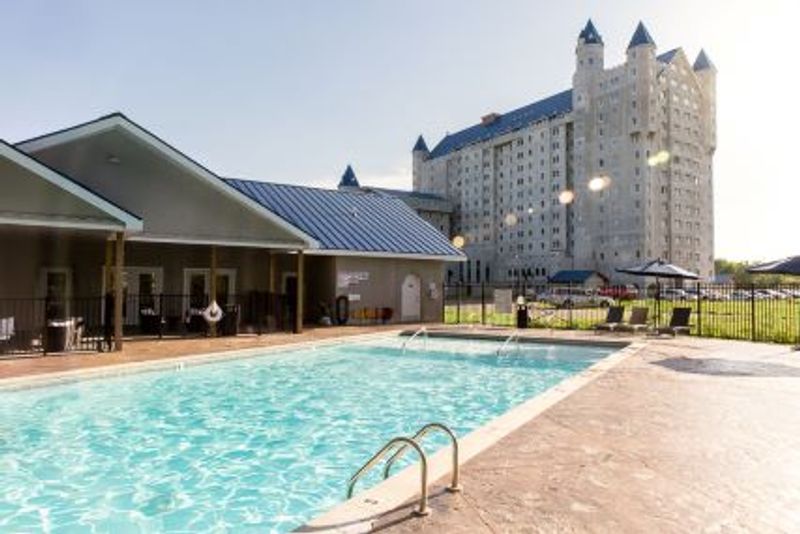 The Grand Castle, Grandville