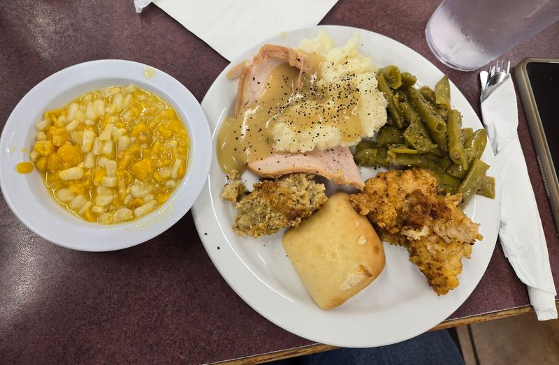 The Heaping Homestyle Plates Are the Main Event The Heaping Homestyle Plates Are the Main Event
