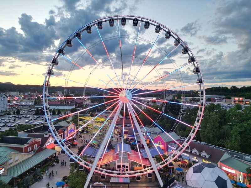 The Island's Giant Wheel Delivers One Of Tennessee's Best Views The Island's Giant Wheel Delivers One Of Tennessee's Best Views
