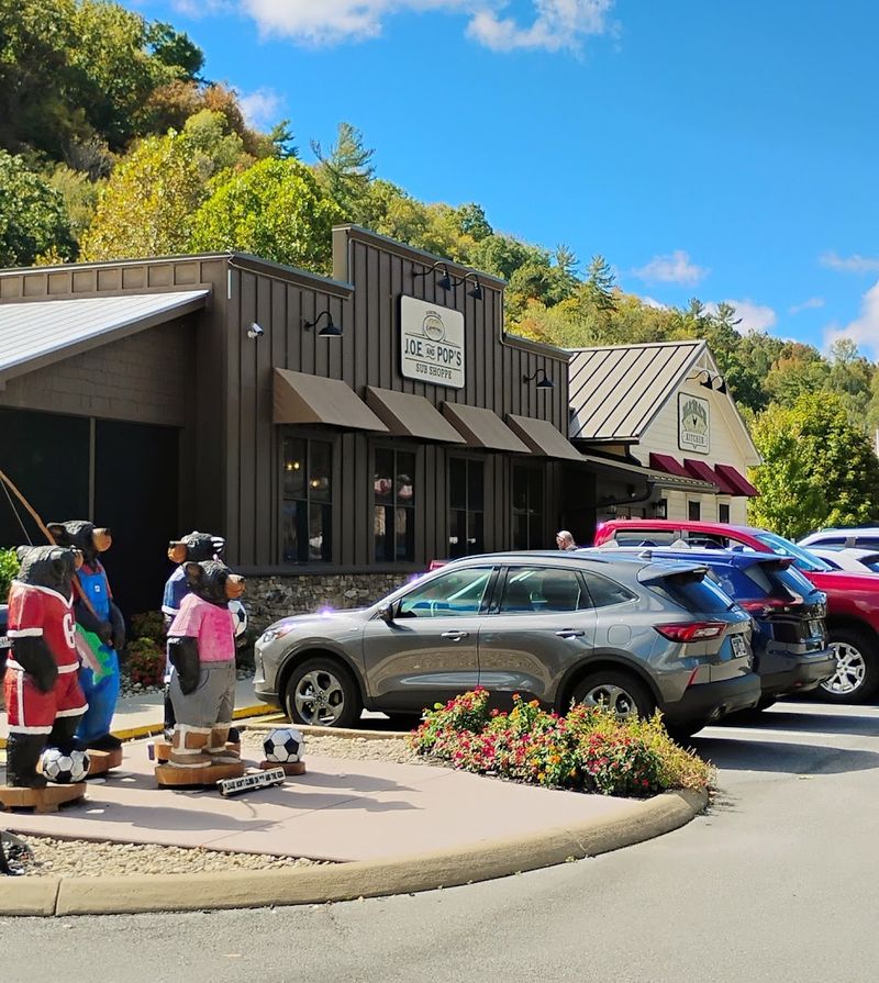 The Laid-Back Stop That Feels Like A Break From The Parkway Crowds The Laid-Back Stop That Feels Like A Break From The Parkway Crowds