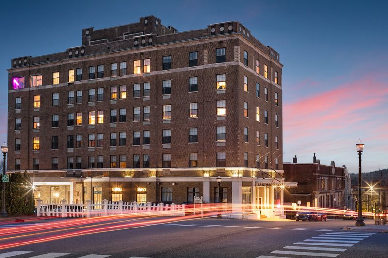 The Landmark Inn – Marquette, Marquette