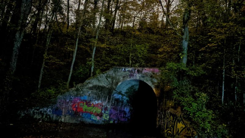The Legend That Turned a Rural Passage Into a Haunted Destination The Legend That Turned a Rural Passage Into a Haunted Destination