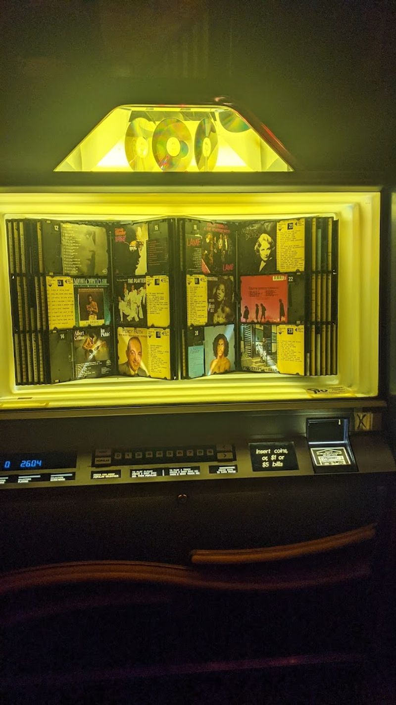 The Legendary Vintage Jukebox The Legendary Vintage Jukebox