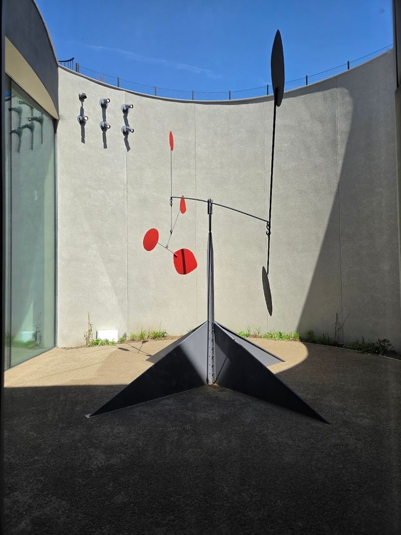 The Minimal Labels and Contemplative Approach The Minimal Labels and Contemplative Approach