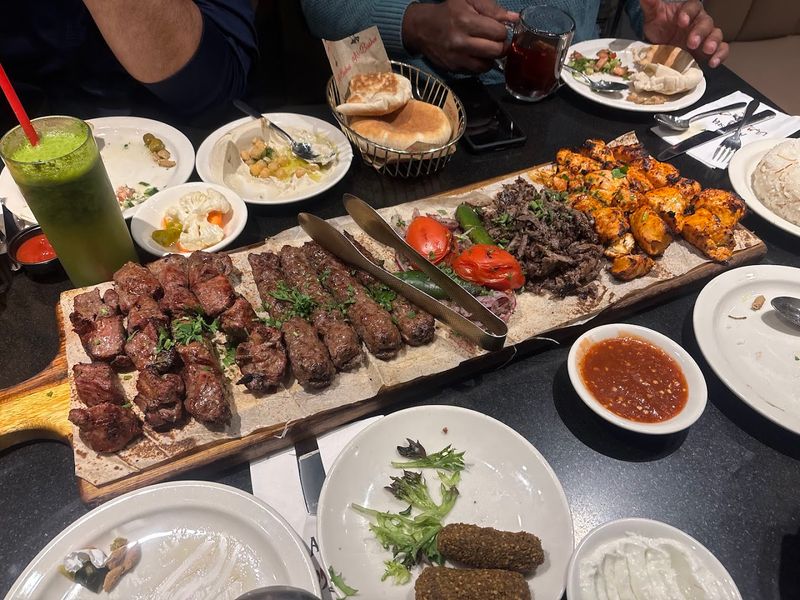 The Mix Mashawi Platter That Turns Dinner Into a Feast The Mix Mashawi Platter That Turns Dinner Into a Feast