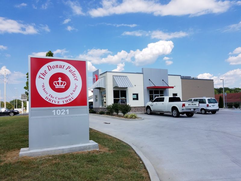 The Oak Ridge Donut Shop Locals Keep Coming Back To
