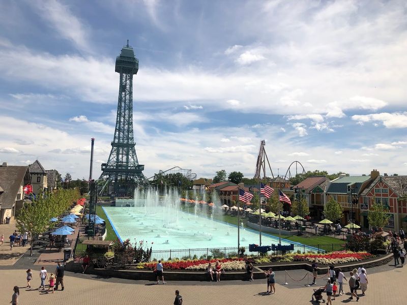 The Park Atmosphere Does A Lot Of Heavy Lifting
