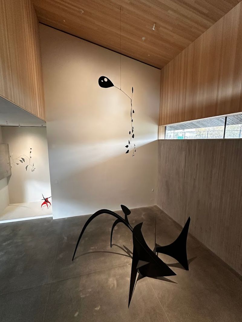 The Quiet Power of Calder's Mobiles The Quiet Power of Calder's Mobiles