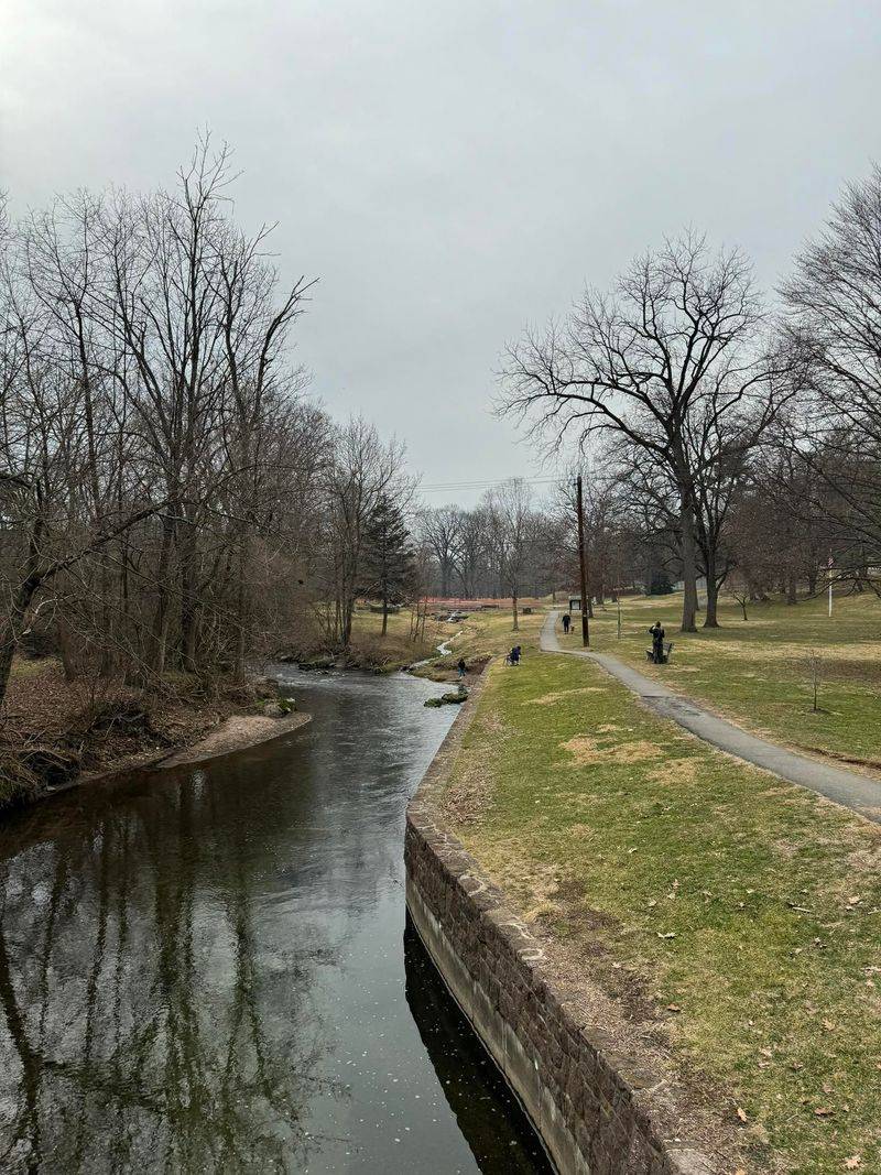 The Quiet Scenery Around Hyde Park Foot Bridge The Quiet Scenery Around Hyde Park Foot Bridge
