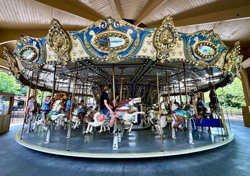 The Rides, Shows, and Southern Charm Visitors Can't Stop Praising
