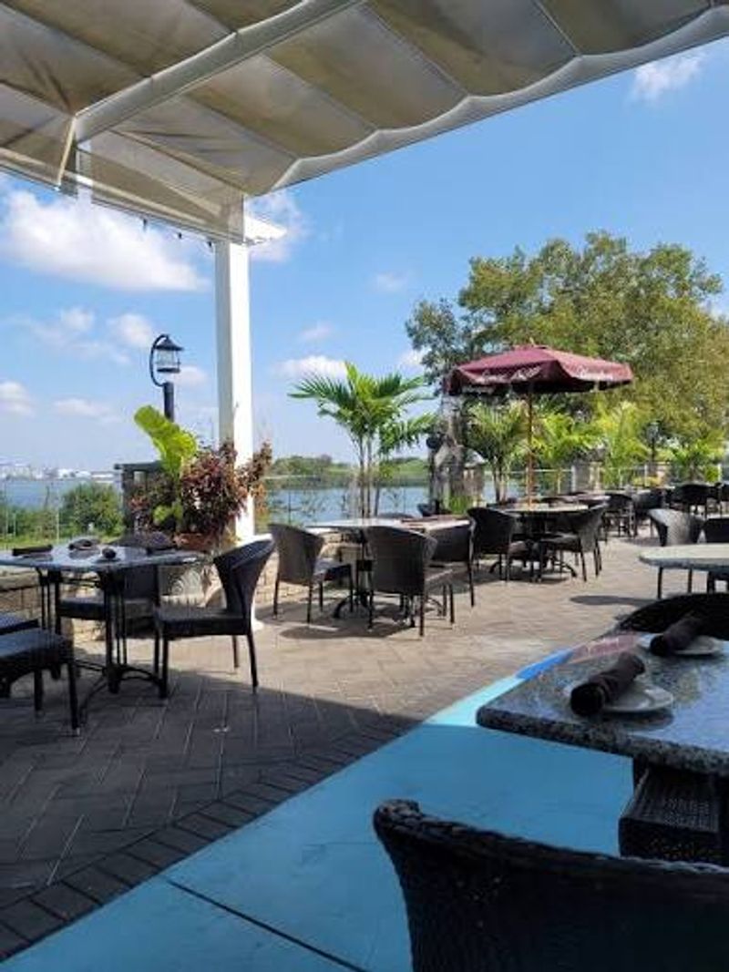 The Riverwinds Restaurant