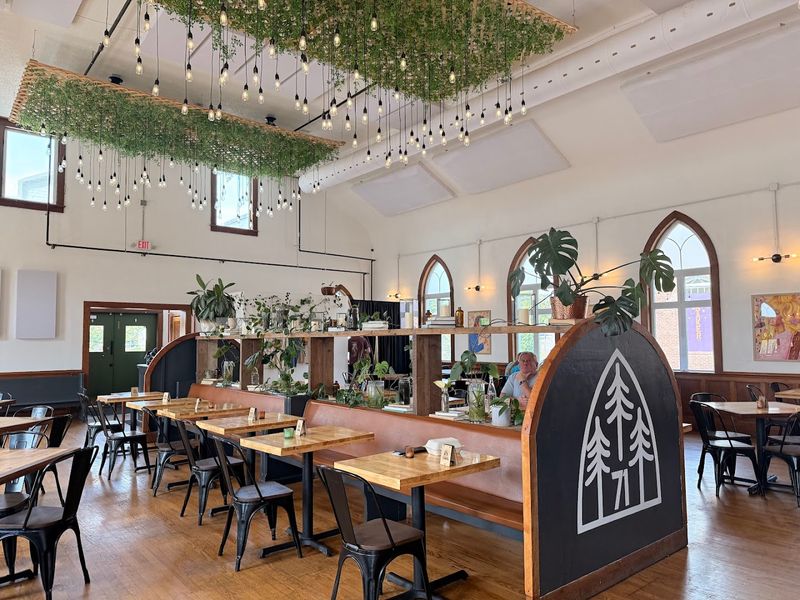 The South Knoxville Setting Gives It a Laid-Back Local Feel