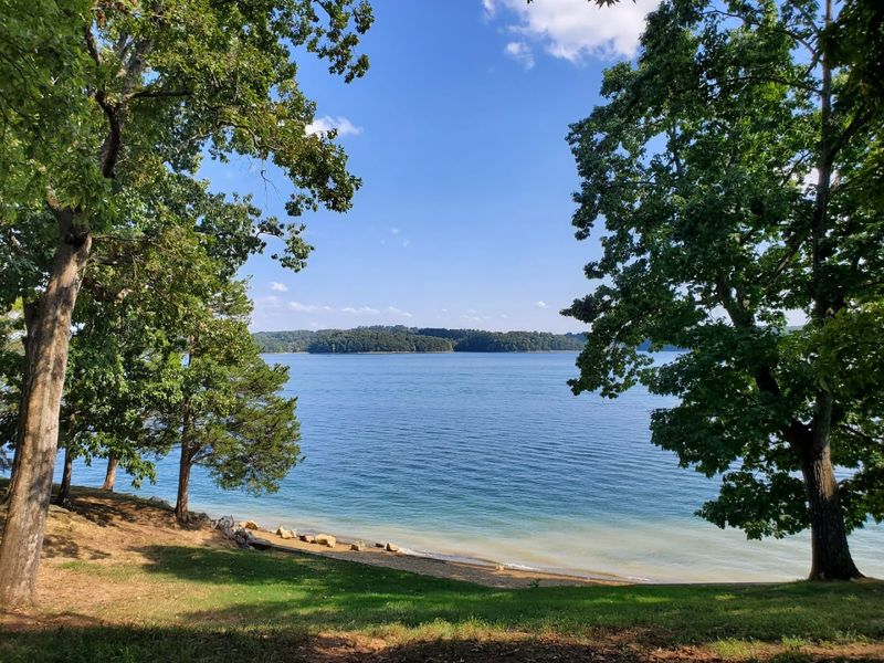 The Swimming Beach Is Simple, Peaceful, and Perfect for Cooling Off The Swimming Beach Is Simple, Peaceful, and Perfect for Cooling Off