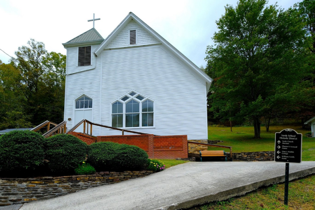 The Tennessee Mountain Town So Tucked Away, Most Locals Don’t Even Know It