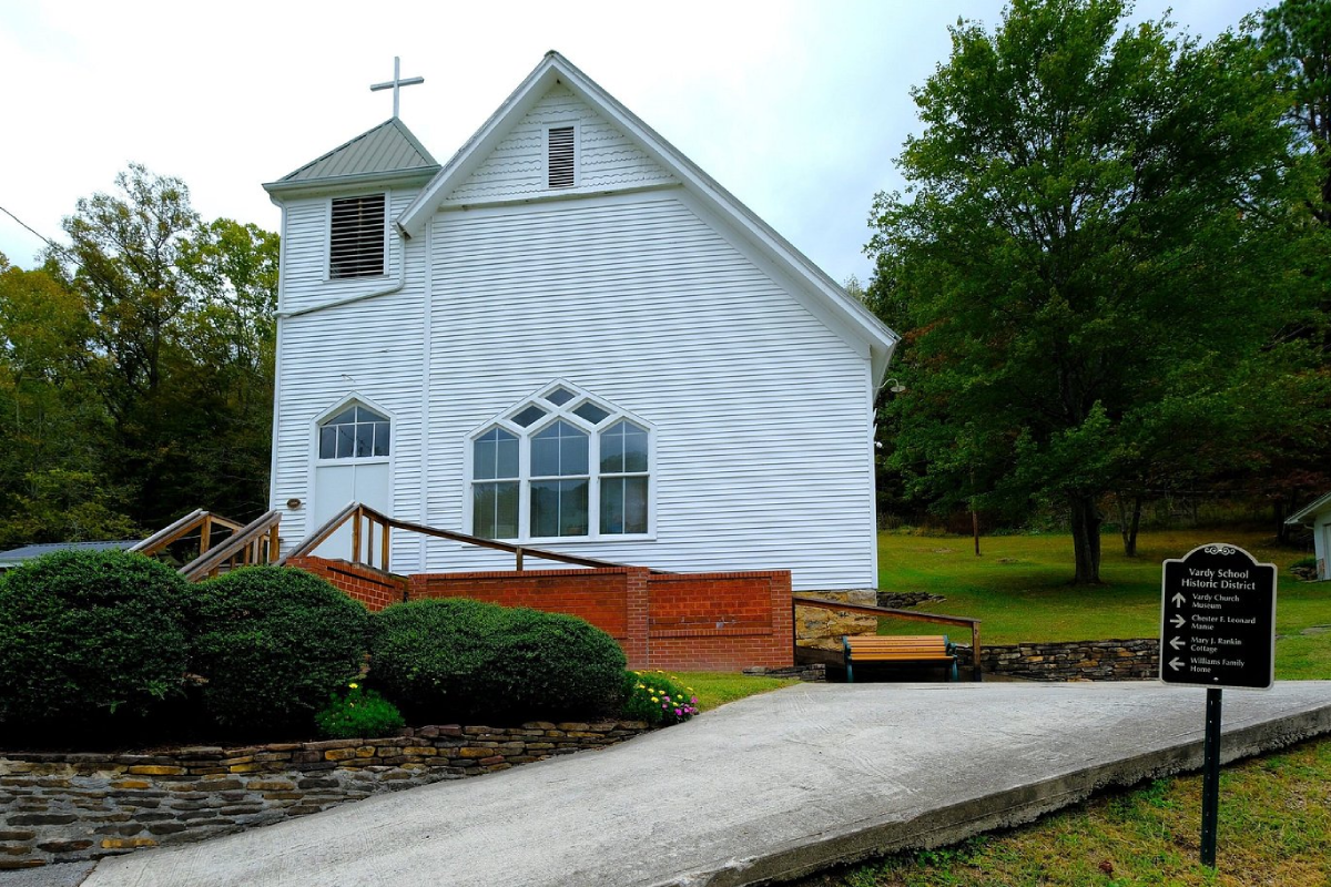 The Tennessee Mountain Town So Tucked Away, Most Locals Don't Even Know It